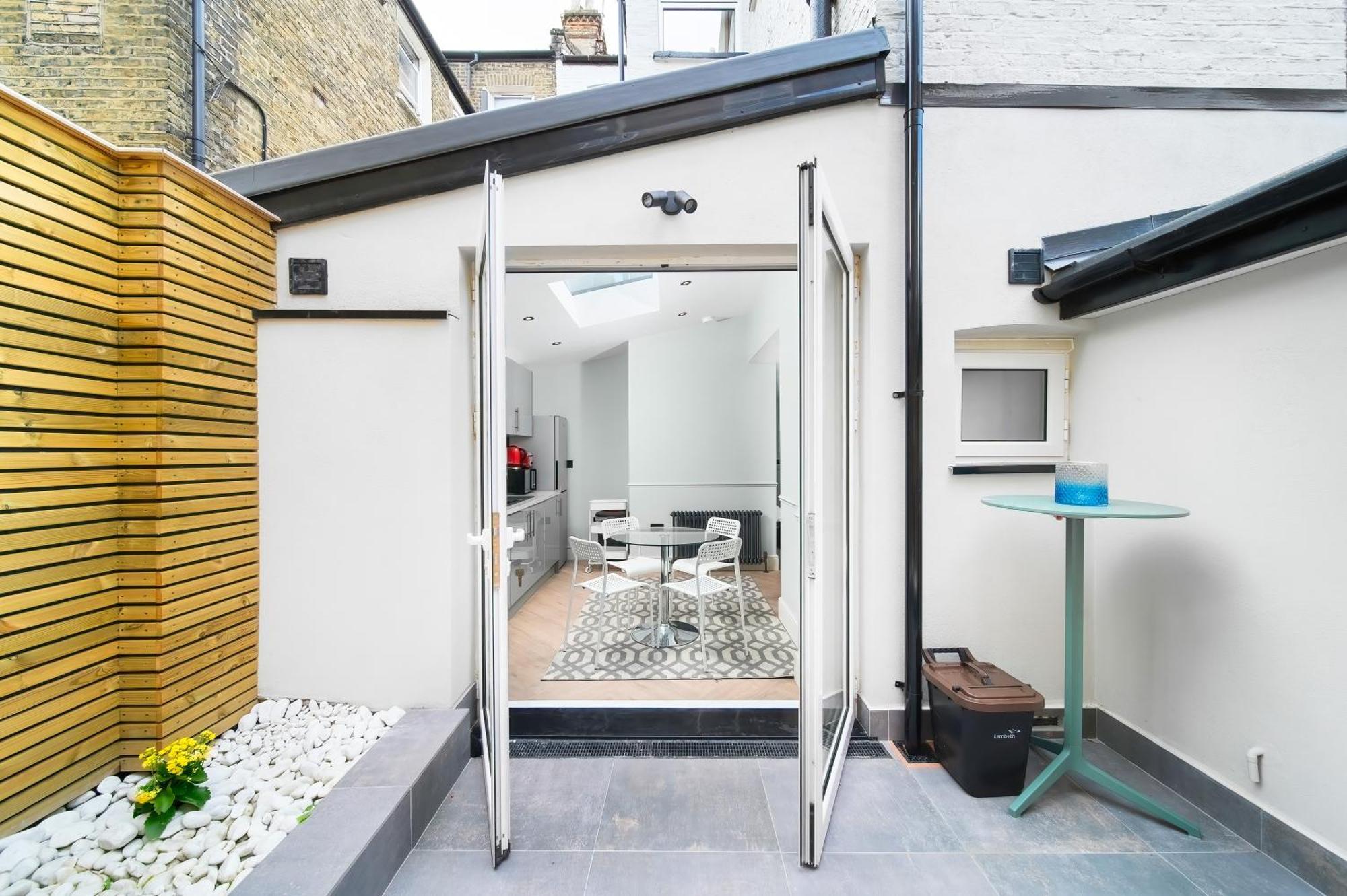 Nine Elms Modern Studio Apartments London Exterior foto